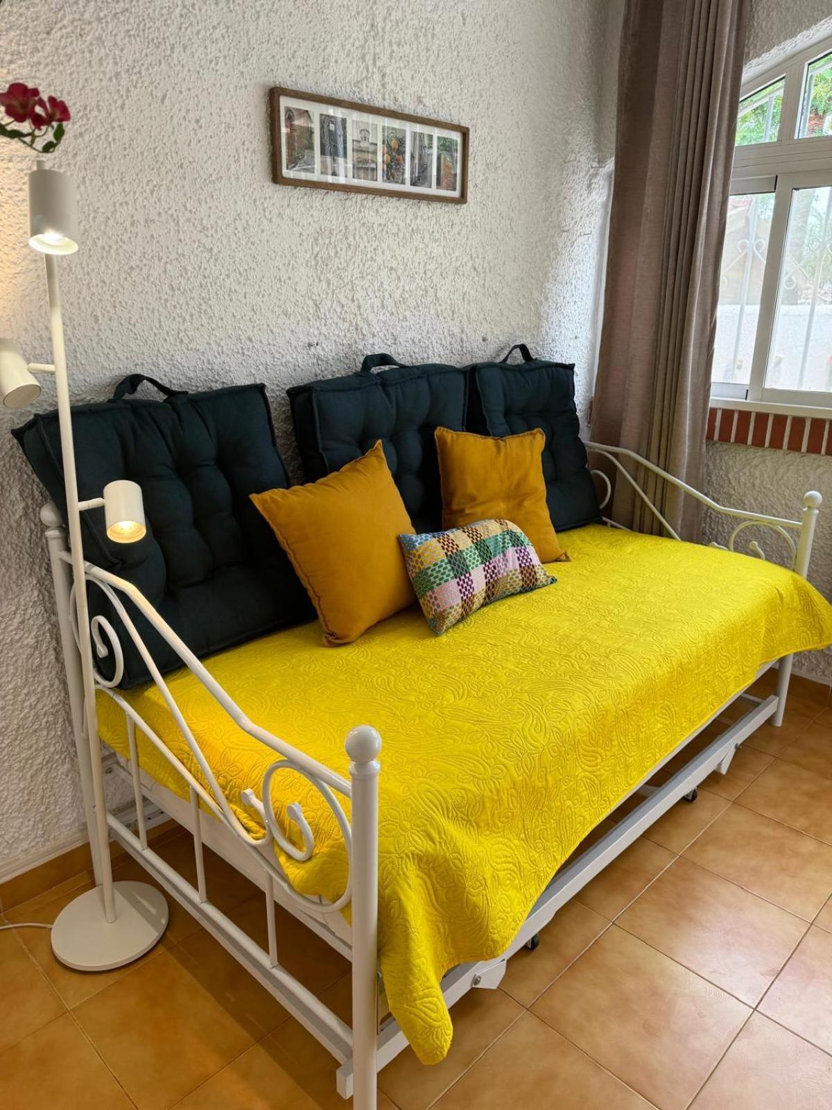 Villa Mare - 2 Beds With Balcony, Patio And Pool And Direct Park Access Murcia Bagian luar foto